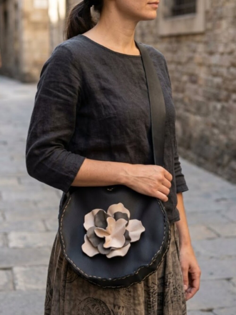 Handmade Genuine Leather Round Purse With 3D Leather Flower Rosette Black